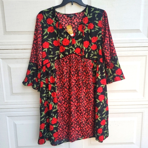 Suzanne Betro Dresses & Skirts - Beautiful Dress